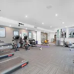 Oceanview 1-Bed Sub Penthouse With Pool & Gym