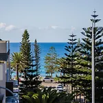 Bunk Surfers Paradise International Backpacker Hostel (Adults Only)