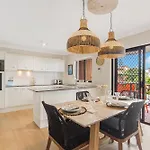 Bilinga Bliss - Luxury Beachfront Apartment