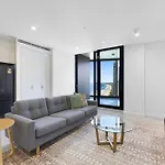 Luxe Oceanfront 1-Bed High Rise With Pool & Gym