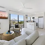 Beachfront Studio With Balcony & Stunning Views