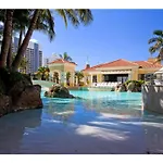 Beachside 2-Bed With Parking, Pools, Spa, Gym, Bbq