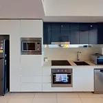 Hilton Hotel Residence 2 Bed 2 Bath With Car Park 12704