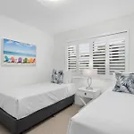 Wake To Waves In Spacious 3-Bed Beachfront Unit