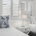 Wake To Waves In Spacious 3-Bed Beachfront Unit