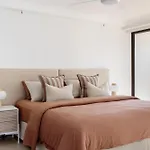 De Ville Apartments