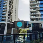 Circle On Cavill 2 Bedroom 1 Bathroom Spa Ocean View — Q Stay