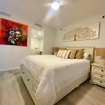 Oceanfront Family Apartment Pool & Bbq