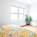 2Br Seaside Serenity In Burleigh Waters