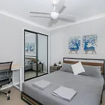 Cheerful 3 Bedroom Townhouse With Parking