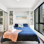 Glam & Stylish Broadbeach 2Br Apartment