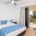 Maldives Resort Main Beach, Gold Coast
