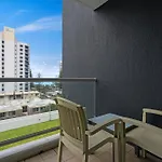 Legends Surfers Paradise Mid Week Madness Deal - Q Stay