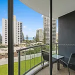 Legends Surfers Paradise Mid Week Madness Deal - Q Stay