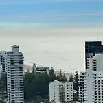 4 Bedroom Luxury Sub Penthouse Oracle Broadbeach Level 31 Magnificent Views 260M2 Family Skyhome Sleeps 8 Adults And 2 Children, Sofa Bed Portacot, High Chair Central To Everything Resort Skyhome 5 Star