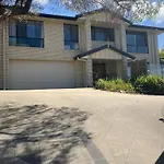 Gold Coast Uninterrupted Uphill View & Big Pool