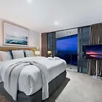 Soul Surfers Paradise - Self Contained & Privately Managed