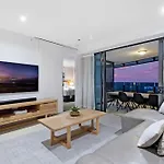 Soul Surfers Paradise - Self Contained & Privately Managed
