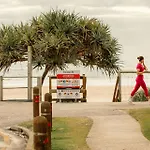 Waves 203 On Currumbin