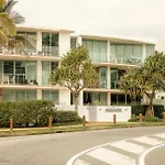 Waves 203 On Currumbin