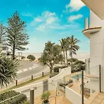 Waves 203 On Currumbin