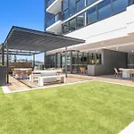 2 Bedroom Luxury In Burleigh Heads!