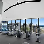 The Oceana - Beachfront 19F Ocean View Studio In Resort With Parking, Pool, Neflix