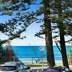 3 Bedroom Ocean Views At Teenamara