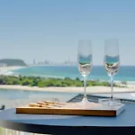 Coastal Views Await - Luxurious 2Br Retreat