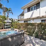 Budds Villa 2 By Khove
