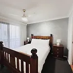 Southport Ocean Breeze Retreat With 2 Parking