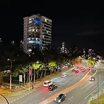 New 2Br Apt Prime Loc Stone\'S Throw From Train Stn