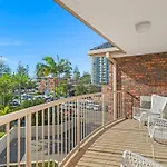 Burleigh Beach Apartment - Self Catering
