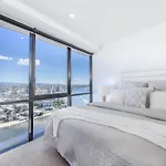 Circle On Cavill - Hosted By Coastal Letting
