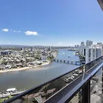 Circle On Cavill - Hosted By Coastal Letting