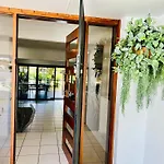 Reflections Broadbeach- Heated Pool! Complete Waterfront Entertainer With Huge Deck, Pool Table And Pontoon