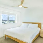 Palm Beach Renovated 1 Bedroom