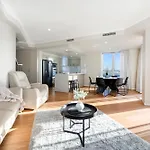 Four Bedroom Penthouse Broadbeach - Self Contained & Privately Managed - Wow Stay