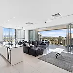 Air On Broadbeach - Hosted By Coastal Letting