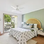 Burleigh Beachside Retreat