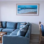 Surfers Horizons