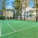 3 Bedroom Ocean View Unit At Zenith In Surfers Paradise - Q Stay
