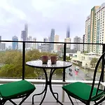 Romantic Apartment In Surfers