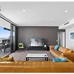 Circle On Cavill - Private Apartments - Apartment Stay