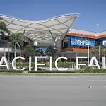 Broadbeach Mall Location, Victoria Square
