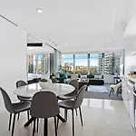 Central Surfers Paradise Family Retreat
