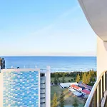Ocean View 3-Bed With Gym, Pool, Sauna & Parking