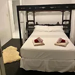 Stylish & Modern 2 Bedroom Escape