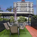 Villa Surfers Paradise