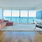 De Ville Apartments